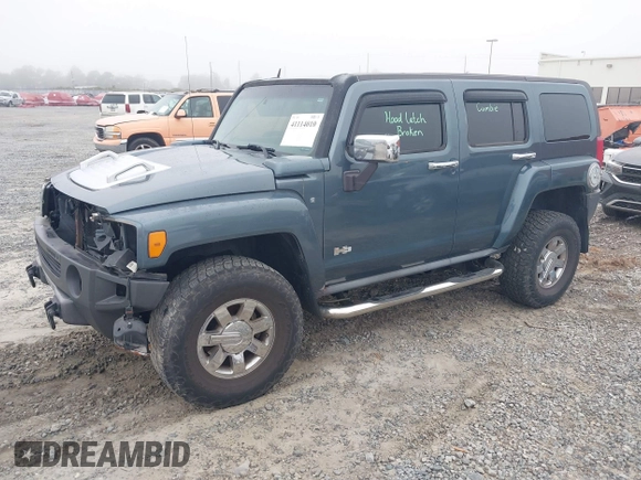 2007 Hummer H3 SUV with VIN 5GTDN13E178106008, listed as a IAAI auction lot 41114010 with 172,695 mi miles. Bid and sale history available at carsss.com. Image 2.