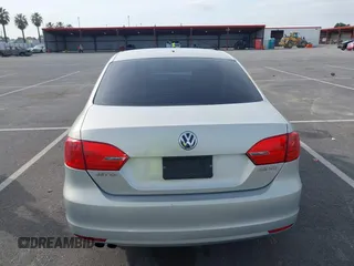 2011 Volkswagen Jetta SE with VIN 3VWDZ7AJ3BM369312, listed as a IAAI auction lot 42044977 with 107,695 mi miles and . Bid and sale history available at DreamBid. Image 17.