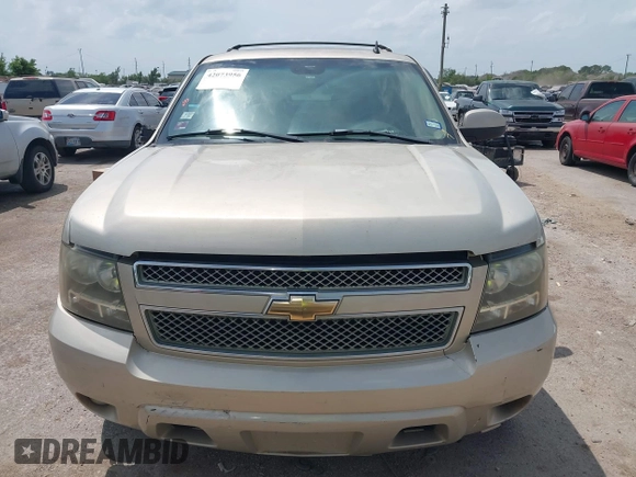 2007 Chevrolet Suburban LTZ with VIN 3GNFC16077G143345, listed as a IAAI auction lot 42073956 with Not Provided miles. Bid and sale history available at carsss.com. Image 6.