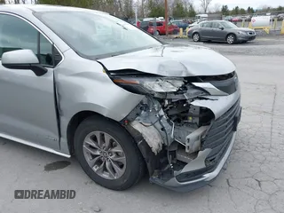 2021 Toyota Sienna LE z VIN 5TDKSKFCXMS036779, wystawiony jako IAAI lot #42037165 z przebiegiem 351 529 mil mil oraz . Historia ofert i sprzedaży dostępna na DreamBid. Obrazek 6.