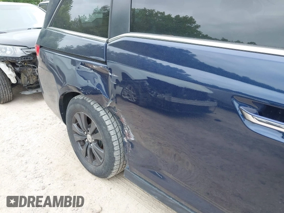 2015 Honda Odyssey EX-L z VIN 5FNRL5H68FB070392, wystawiony jako IAAI lot #42412403 z przebiegiem 146 907 mil mil oraz . Historia ofert i sprzedaży dostępna na DreamBid. Obrazek 6.