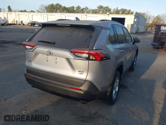 2020 Toyota RAV4 XLE with VIN 2T3P1RFV8LW117943, listed as a IAAI auction lot 41319745 with 17,159 mi miles. Bid and sale history available at carsss.com. Image 4.