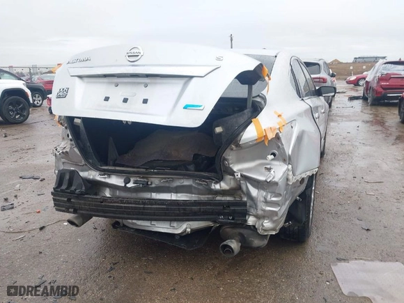 2014 Nissan Altima 2.5 with VIN 1N4AL3AP0EN252582, listed as a IAAI auction lot 41905991 with 170,188 mi miles. Bid and sale history available at carsss.com. Image 4.