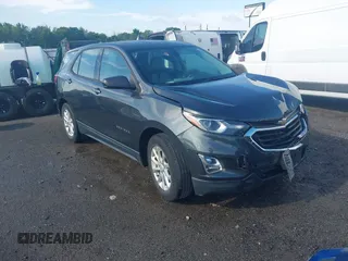 2019 Chevrolet Equinox LS z VIN 2GNAXHEV9K6146286, wystawiony jako IAAI lot #42101137 z przebiegiem 85 098 mil mil oraz . Historia ofert i sprzedaży dostępna na DreamBid. Obrazek 1.