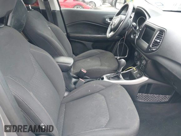2018 Jeep Compass Sport with VIN 3C4NJCAB0JT250928, listed as a IAAI auction lot 41408079 with 110,422 mi miles. Bid and sale history available at carsss.com. Image 5.