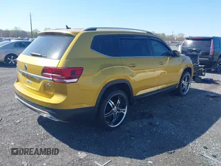 2018 Volkswagen Atlas SE with VIN 1V2KR2CA6JC535525, listed as a IAAI auction lot 41971141 with 62,514 mi miles and . Bid and sale history available at DreamBid. Image 4.