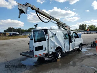 2005 Chevrolet Express Cargo z VIN 1GCHG35U151141642, wystawiony jako Copart lot #69855924 z przebiegiem 159 663 mil mil oraz Szkoda całkowita • Salvage title. Historia ofert i sprzedaży dostępna na DreamBid. Obrazek 4.