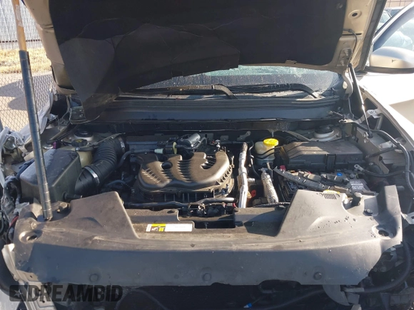 2015 Jeep Cherokee Latitude with VIN 1C4PJMCS4FW578401, listed as a IAAI auction lot 41014082 with 127,465 mi miles. Bid and sale history available at carsss.com. Image 10.