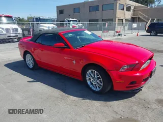 2014 Ford Mustang V6 with VIN 1ZVBP8EM7E5316940, listed as a IAAI auction lot 42555358 with Not provided miles and . Bid and sale history available at DreamBid. Image 1.