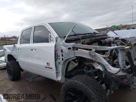 2022 Ram 1500 Big Horn z VIN 1C6SRFMT9NN241711, wystawiony jako IAAI lot #41696580 z przebiegiem 42 693 mil mil oraz . Historia ofert i sprzedaży dostępna na DreamBid. Obrazek 14.