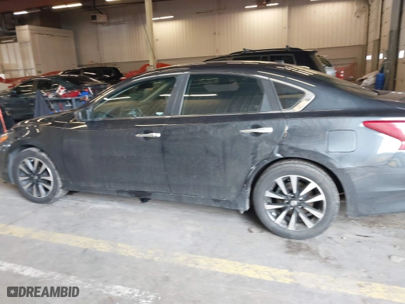 2018 Nissan Altima 2.5 SV with VIN 1N4AL3AP4JC235970, listed as a IAAI auction lot 41636924 with 78,585 mi miles. Bid and sale history available at carsss.com. Image 14.