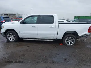 2019 Ram 1500 Big Horn z VIN 1C6SRFFT0KN538889, wystawiony jako IAAI lot #42002519 z przebiegiem 71 432 mil mil oraz . Historia ofert i sprzedaży dostępna na DreamBid. Obrazek 14.
