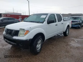2007 Nissan Frontier SE z VIN 1N6AD09U67C407602, wystawiony jako IAAI lot #42405830 z przebiegiem Nie podano mil oraz . Historia ofert i sprzedaży dostępna na DreamBid. Obrazek 2.