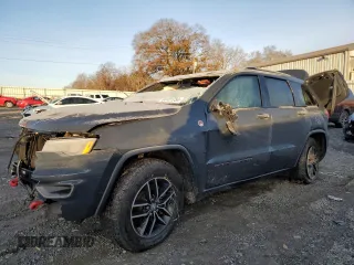 2017 Jeep Grand Cherokee Trailhawk with VIN 1C4RJFLT0HC694583, listed as a Copart auction lot 84421734 with 116,772 mi miles and Salvage title. Bid and sale history available at DreamBid. Image 1.