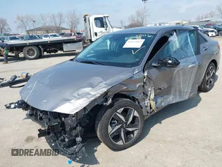 2023 Hyundai Elantra SEL z VIN KMHLS4AG8PU598217, wystawiony jako IAAI lot #41973842 z przebiegiem 9 756 mil mil oraz . Historia ofert i sprzedaży dostępna na DreamBid. Obrazek 6.