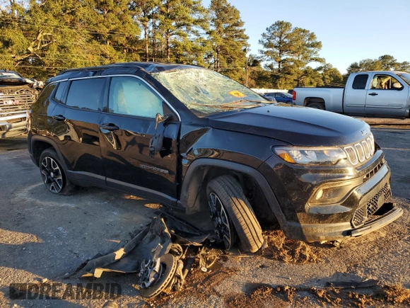 2022 Jeep Compass Latitude with VIN 3C4NJCBB4NT113575, listed as a Copart auction lot 81976144 with Not Provided miles and Non Repairable. Bid and sale history available at carsss.com. Image 4.