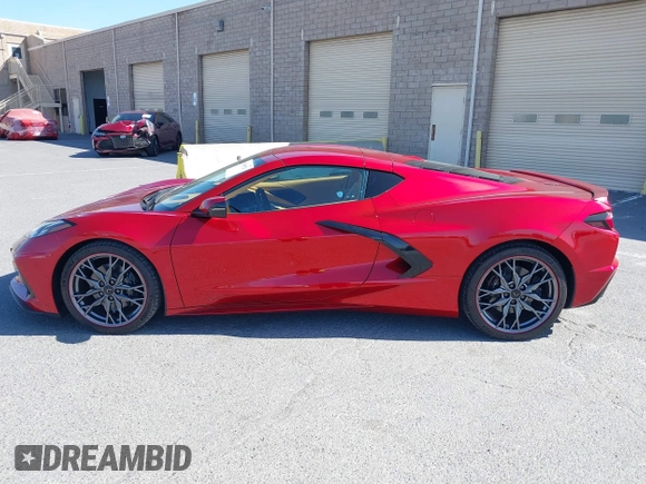 2024 Chevrolet Corvette 3LT z VIN 1G1YC2D4XR5119802, wystawiony jako IAAI lot #42595921 z przebiegiem 4 931 mil mil oraz . Historia ofert i sprzedaży dostępna na DreamBid. Obrazek 14.