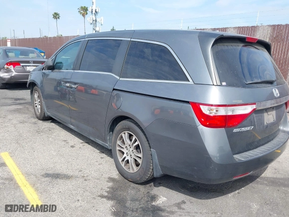 2011 Honda Odyssey EX-L with VIN 5FNRL5H63BB068205, listed as a IAAI auction lot 42034057 with 106,443 mi miles. Bid and sale history available at carsss.com. Image 3.