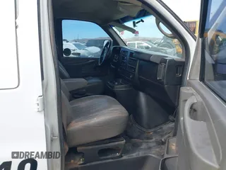 2011 Chevrolet Express Cargo z VIN 1GCSGAFX0B1134471, wystawiony jako IAAI lot #41508754 z przebiegiem 224 515 mil mil oraz . Historia ofert i sprzedaży dostępna na DreamBid. Obrazek 5.