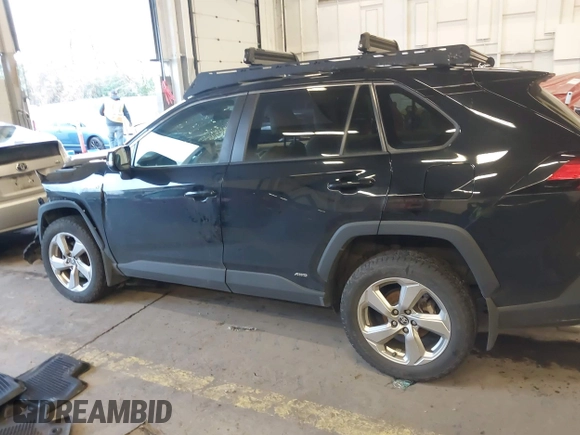 2021 Toyota RAV4 Hybrid LE with VIN 4T3B6RFV2MU048602, listed as a IAAI auction lot 41663576 with 69,404 mi miles. Bid and sale history available at carsss.com. Image 15.