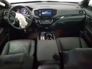 2024 Honda Passport Black Edition z VIN 5FNYF8H81RB018256, wystawiony jako Copart lot #47196055 z przebiegiem 4656 mil mil oraz Szkody całkowita. Historia ofert i sprzedaży dostępna na DreamBid. Obrazek 8.