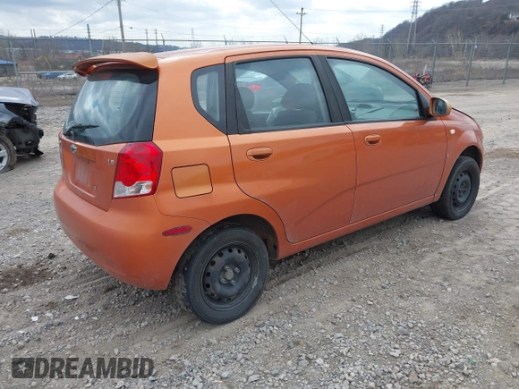 2007 Chevrolet Aveo LS z VIN KL1TD66687B758769, wystawiony jako IAAI lot #41895645 z przebiegiem 198 811 mil mil oraz . Historia ofert i sprzedaży dostępna na DreamBid. Obrazek 4.