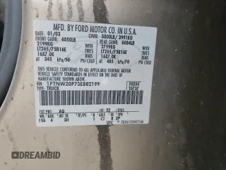 2003 Ford F-250 XL с VIN 1FTNW20P73EB82199, выставлен на аукционе Copart как лот 44218015 с пробегом Не указан миль и Списание • Salvage title. История ставок и продаж доступна на DreamBid. Изображение 13.