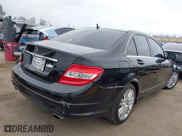 2009 Mercedes-Benz C 300 Sport z VIN WDDGF54X79R065346, wystawiony jako IAAI lot #42201062 z przebiegiem 239 868 mil mil oraz . Historia ofert i sprzedaży dostępna na DreamBid. Obrazek 4.