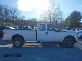2015 Ford F-250 XLT z VIN 1FT7X2B67FEA07014, wystawiony jako IAAI lot #41625425 z przebiegiem 113 404 mil mil oraz . Historia ofert i sprzedaży dostępna na DreamBid. Obrazek 14.