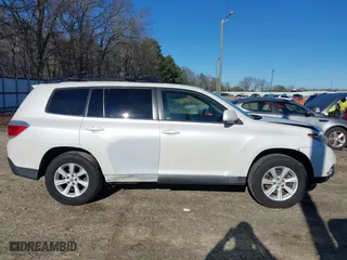 2013 Toyota Highlander with VIN 5TDZK3EH6DS101676, listed as a IAAI auction lot 41212515 with 139,755 mi miles. Bid and sale history available at carsss.com. Image 13.