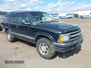 1996 Chevrolet Blazer с VIN 1GNDT13W5T2308389, выставлен на аукционе IAAI как лот 40616254 с пробегом 181 707 миль миль и . История ставок и продаж доступна на DreamBid. Изображение 1.
