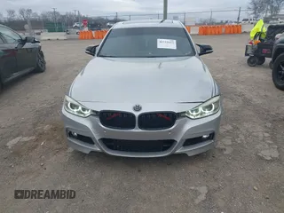 2013 BMW 3 Series 335i с VIN WBA3A9C50DF476559, выставлен на аукционе IAAI как лот 41723123 с пробегом 121 585 миль миль и . История ставок и продаж доступна на DreamBid. Изображение 12.