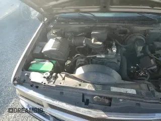 1999 Chevrolet Silverado 1500 z VIN 1GCEC19R7XR109646, wystawiony jako Copart lot #82349504 z przebiegiem 276 035 mil mil oraz Szkoda całkowita • Salvage title. Historia ofert i sprzedaży dostępna na DreamBid. Obrazek 13.