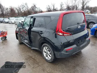 2020 Kia Soul S with VIN KNDJ23AU6L7121354, listed as a IAAI auction lot 41522878 with 79,136 mi miles. Bid and sale history available at carsss.com. Image 3.