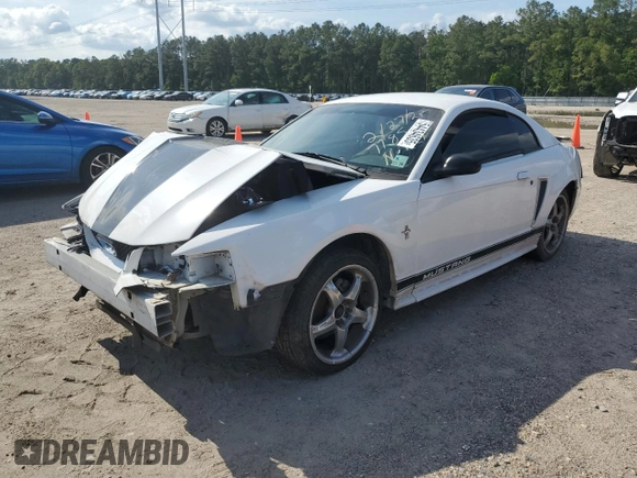 2002 Ford Mustang Standard z VIN 1FAFP40472F127785, wystawiony jako Copart lot #54434635 z przebiegiem Nie podano mil oraz Szkoda całkowita • Salvage title. Historia ofert i sprzedaży dostępna na DreamBid. Obrazek 1.
