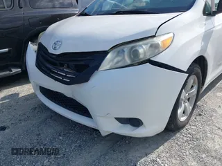 2017 Toyota Sienna L z VIN 5TDZZ3DC2HS791742, wystawiony jako IAAI lot #42254128 z przebiegiem 236 332 mil mil oraz . Historia ofert i sprzedaży dostępna na DreamBid. Obrazek 6.
