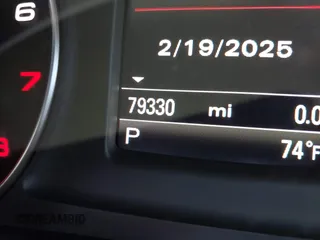2017 Audi Q3 Premium Plus z VIN WA1HCCFS7HR001054, wystawiony jako IAAI lot #41583344 z przebiegiem 79 330 mil mil oraz . Historia ofert i sprzedaży dostępna na DreamBid. Obrazek 15.