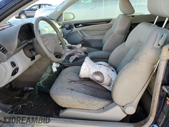 2003 Mercedes-Benz CLK 320 z VIN WDBLK65G83T140587, wystawiony jako Copart lot #75509024 z przebiegiem Nie podano mil oraz Szkoda całkowita • Salvage title. Historia ofert i sprzedaży dostępna na DreamBid. Obrazek 7.