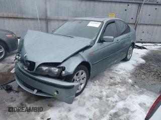 2005 BMW 3 Series 325i with VIN WBAEV33475KW16987, listed as a IAAI auction lot 41353913 with 211,222 mi miles. Bid and sale history available at carsss.com. Image 2.