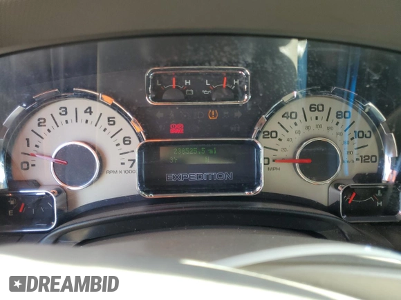 2011 Ford Expedition XLT с VIN 1FMJU1J50BEF55329, выставлен на аукционе Copart как лот 57365405 с пробегом 238 525 миль миль и Чистый • Clean title. История ставок и продаж доступна на DreamBid. Изображение 9.
