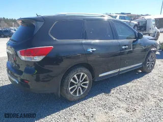 2014 Nissan Pathfinder SV with VIN 5N1AR2MN5EC680524, listed as a IAAI auction lot 41644300 with 149,547 mi miles. Bid and sale history available at carsss.com. Image 4.