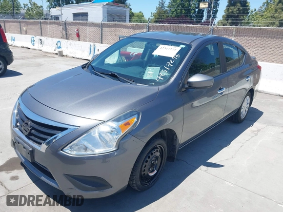 2016 Nissan Versa S z VIN 3N1CN7AP6GL878986, wystawiony jako IAAI lot #42317275 z przebiegiem 124 426 mil mil oraz . Historia ofert i sprzedaży dostępna na DreamBid. Obrazek 6.