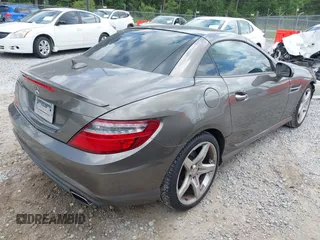 2015 Mercedes-Benz SLK 250 z VIN WDDPK4HA5FF110938, wystawiony jako IAAI lot #42098160 z przebiegiem 46 779 mil mil oraz . Historia ofert i sprzedaży dostępna na DreamBid. Obrazek 4.