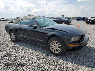 2006 Ford Mustang Standard z VIN 1ZVFT84N965254742, wystawiony jako Copart lot #61816475 z przebiegiem 111 655 mil mil oraz Czysty tytuł • Clean title. Historia ofert i sprzedaży dostępna na DreamBid. Obrazek 4.