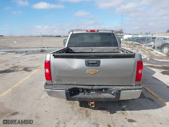 2007 Chevrolet Silverado 1500 LTZ with VIN 2GCEK13MX71529698, listed as a IAAI auction lot 41590698 with 244,705 mi miles. Bid and sale history available at carsss.com. Image 6.