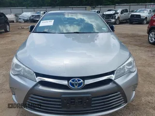2017 Toyota Camry Hybrid LE z VIN 4T1BD1FK8HU222362, wystawiony jako IAAI lot #42456703 z przebiegiem 70 907 mil mil oraz . Historia ofert i sprzedaży dostępna na DreamBid. Obrazek 6.