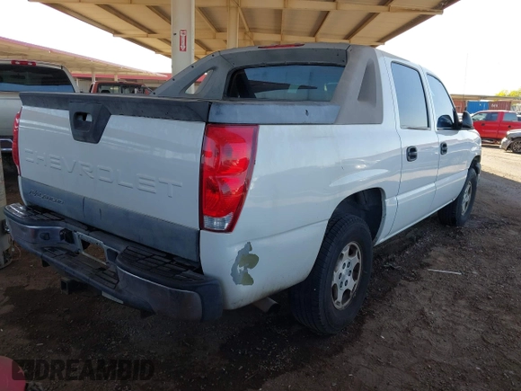 2004 Chevrolet Avalanche with VIN 3GNEC12T14G175831, listed as a IAAI auction lot 41928235 with 185,699 mi miles. Bid and sale history available at carsss.com. Image 4.