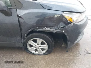 2019 Chevrolet Trax LS with VIN 3GNCJNSB9KL184972, listed as a IAAI auction lot 41724874 with 112,114 mi miles. Bid and sale history available at carsss.com. Image 6.
