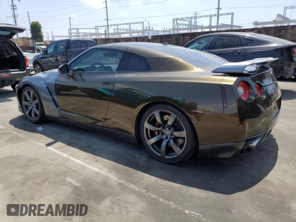 2010 Nissan GT-R Premium с VIN JN1AR5EF3AM231377, выставлен на аукционе Copart как лот 52572685 с пробегом 55 879 миль миль и Списание • Salvage title. История ставок и продаж доступна на DreamBid. Изображение 2.