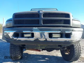 1999 Dodge 1500 z VIN 3B7HF13Z7XG118165, wystawiony jako IAAI lot #41385547 z przebiegiem Nie podano mil oraz . Historia ofert i sprzedaży dostępna na DreamBid. Obrazek 6.